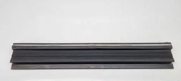 Mercedes-Benz S W126 Rear sill trim cover
