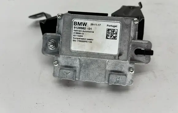 BMW 4 F36 Gran coupe Aerial antenna amplifier 9128982
