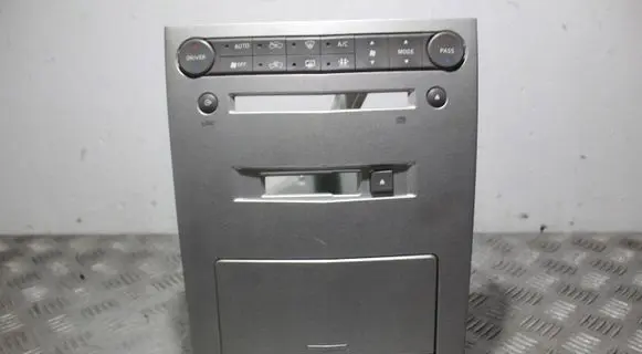 Nissan Maxima A34 Climate control unit 275007Y010