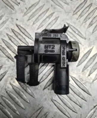 Volkswagen Golf IV Turbo solenoid valve 1J0906283C