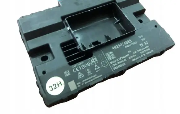 Audi A8 S8 D5 Gateway control module 4N2907688