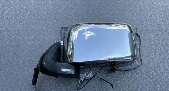 Nissan King Cab, Navara Front door electric wing mirror 963023S300