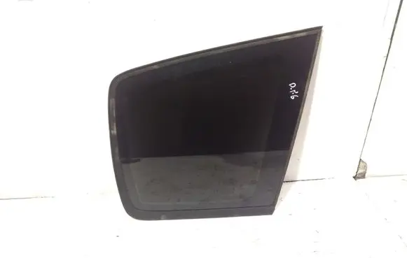KIA Carens I Rear side window