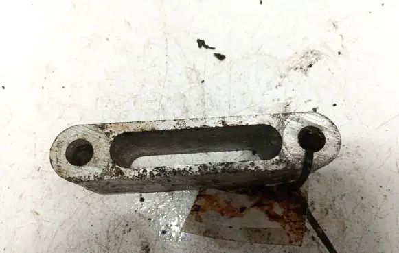 Honda Civic Engine mounting bracket