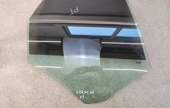 Volvo XC60 Rear door window glass