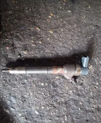 Fuel injector