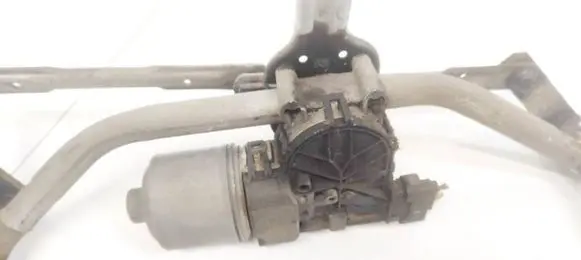 Peugeot 207 Wiper motor 0390241540