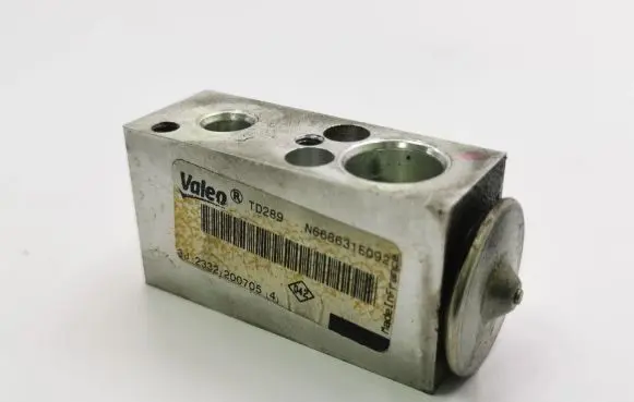 Air conditioning (A/C) expansion valve