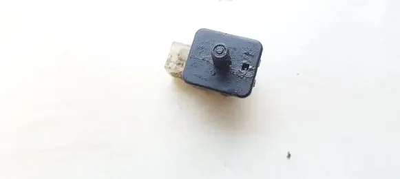 Mercedes-Benz C W202 Front door sensor 2028209410