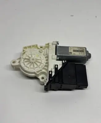 Volkswagen Golf V Rear door window regulator motor 1K0959704P 030308 204804