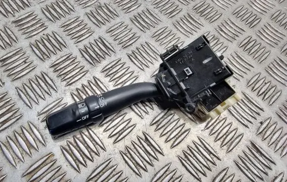 Toyota Avensis T250 Indicator stalk 173650