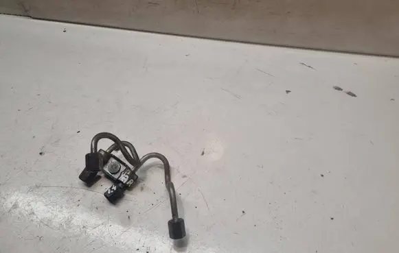 Toyota Yaris Fuel injector supply line/pipe 