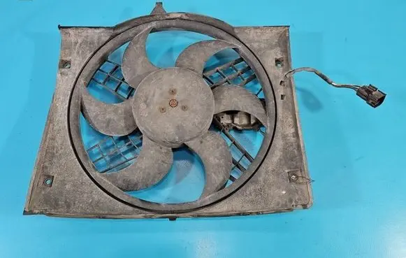 BMW 3 E46 Air conditioning (A/C) fan (condenser) 6922670 IMPRK1606819