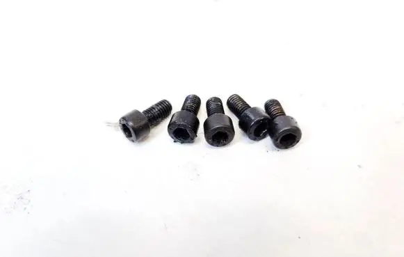 Volvo V70 Nuts/bolts 