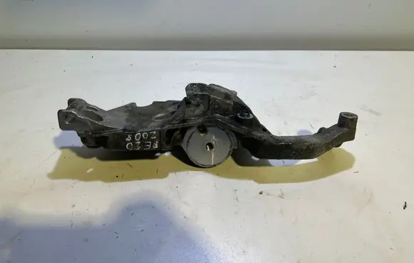 Peugeot 2008 I Generator/alternator bracket 9809714680