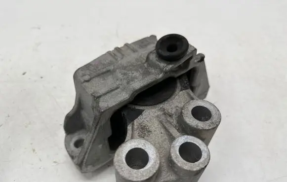 Jeep Compass Engine mount bracket P68299468AC