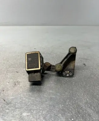 Volvo XC90 Rear air suspension level height sensor BL3KA