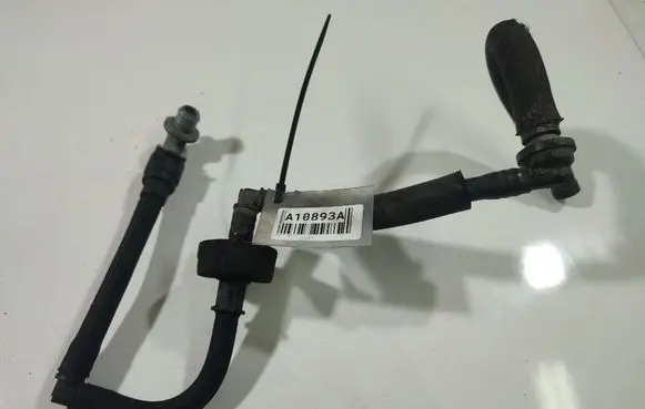 Mazda 5 Fuel line pipe