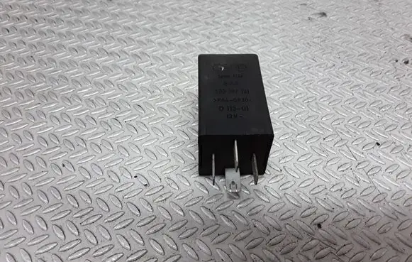 Audi A8 S8 D2 4D Interior lighting relay 4D0907131