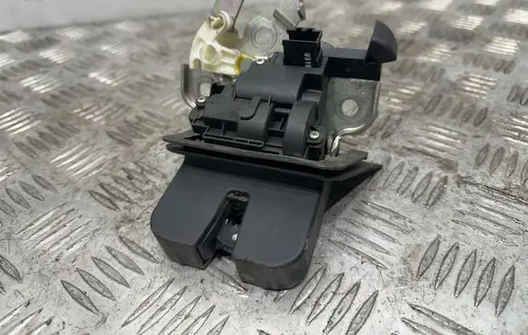 Audi A4 S4 B8 8K Loading door lock 