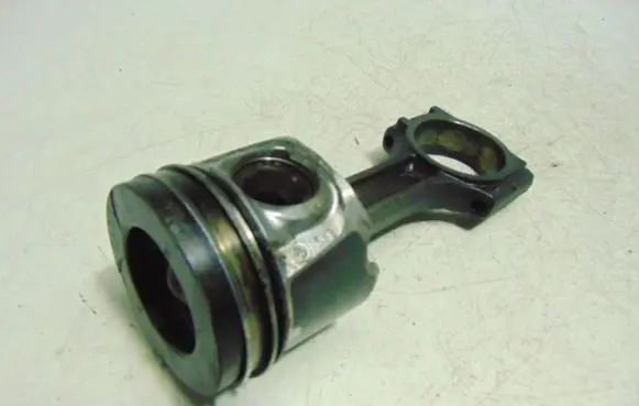 Renault Megane I Piston 