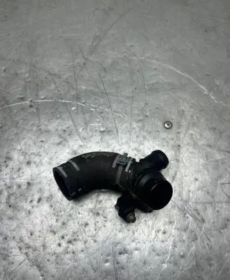 Coolant pipe/hose