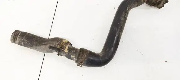 Engine coolant pipe/hose