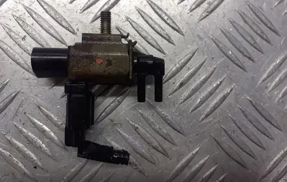 Ford Focus C-MAX Valve vacuum 4M5G-9A500