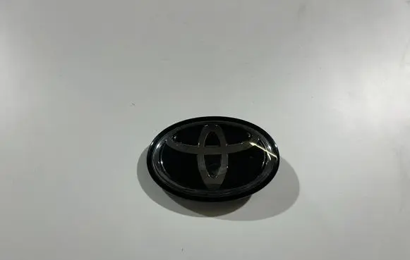 Toyota Corolla E210 E21 Manufacturer badge logo/emblem 9097502124 9097502136 KT87881