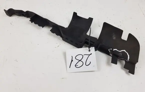 Audi A4 S4 B6 8E 8H Radiator support slam panel bracket 8E0121283B