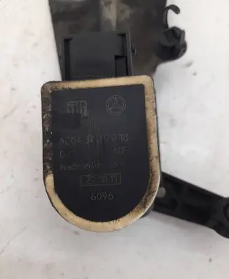 Mercedes-Benz E W212 Front height sensor lever A0045429918 6096 271011