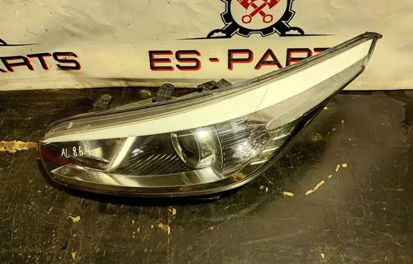 KIA Ceed Headlight/headlamp 92101-A2010