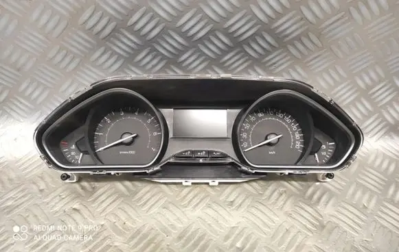 Peugeot 208 Speedometer (instrument cluster) 9825986180