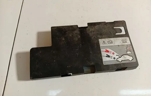 Audi A6 S6 C6 4F Battery box tray cover/lid 4F0915429C
