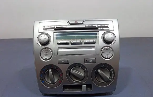 Mazda 2 Radio/CD/DVD/GPS head unit 6M7118K876DA