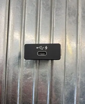 BMW X5 G05 USB socket connector 8711939 0L089161