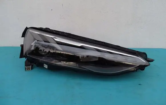 Audi E-tron GT Headlight/headlamp 4J3941036