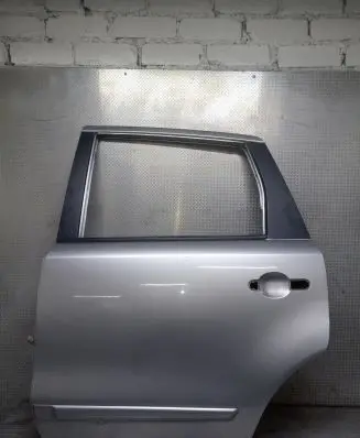 Nissan Note (E11) Rear door