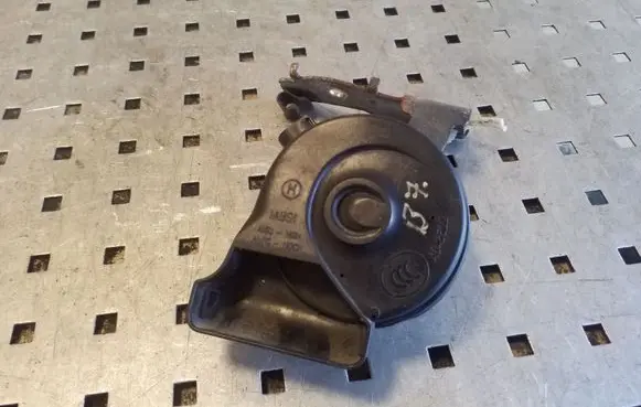 Volkswagen PASSAT B7 Horn signal 7N0951223A