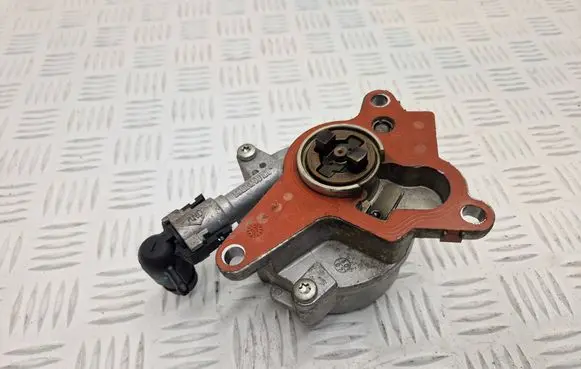 Renault Koleos I Vacuum pump 8200796080