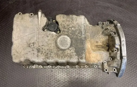 Mercedes-Benz Sprinter W901 W902 W903 W904 Oil sump R6110140902