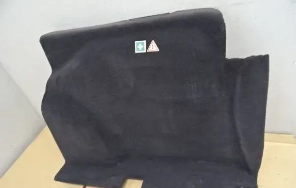 Mercedes-Benz E W210 Trunk/boot trim cover 