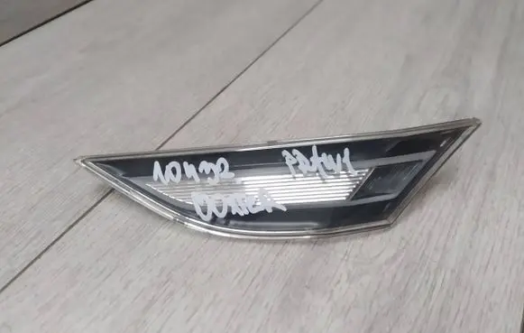 Porsche 911 Front fender indicator light 9916312556