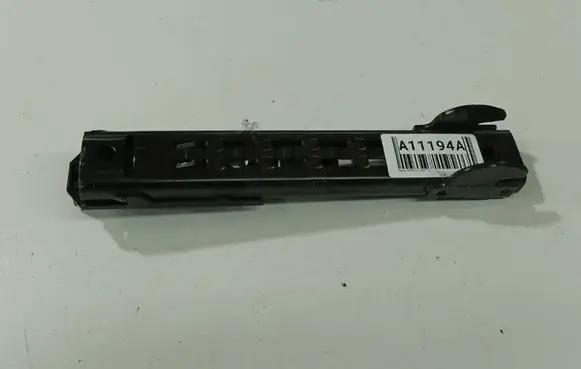 Skoda Octavia Mk2 (1Z) Seat belt adjustment rail 0094667