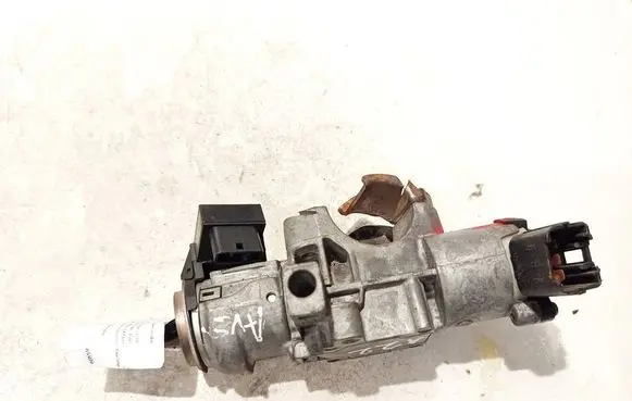 Toyota Avensis T250 Ignition lock n05015178