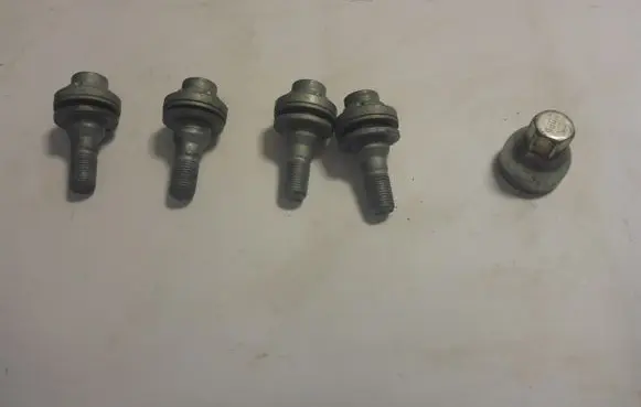 Citroen C4 Grand Picasso Nuts/bolts 