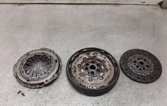 Volkswagen Golf IV Clutch set kit 123035310 323037410