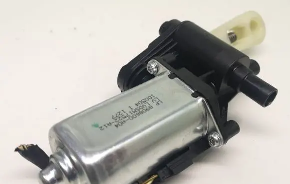BMW 5 F10 F11 Seat adjustment motor 8908600 100504 00009517600D01