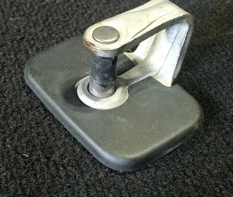 Saab 9-3 Ver1 Front door lock loop/hook striker 