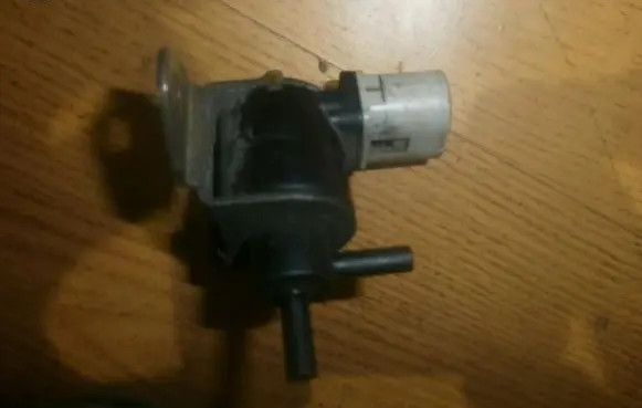 Renault Laguna I Turbo solenoid valve 7700855725